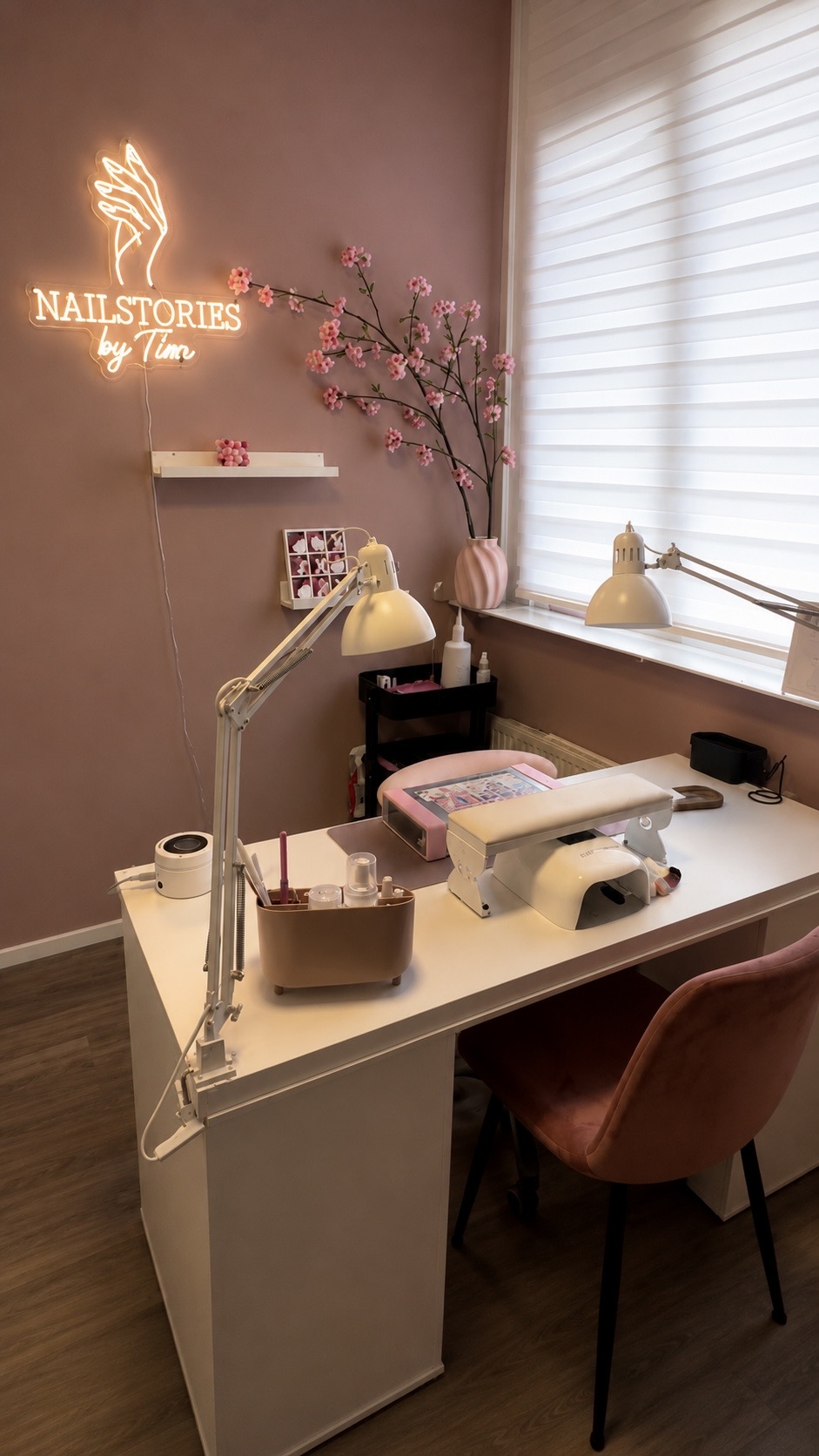De nagelsalon van Nailstories by Tien in Heemskerk